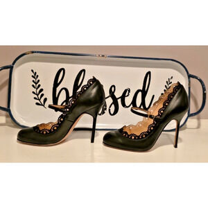 Marchesa Black Leather Laser Cut Lace Scalloped Ankle Strap Heels EU 35 5 US